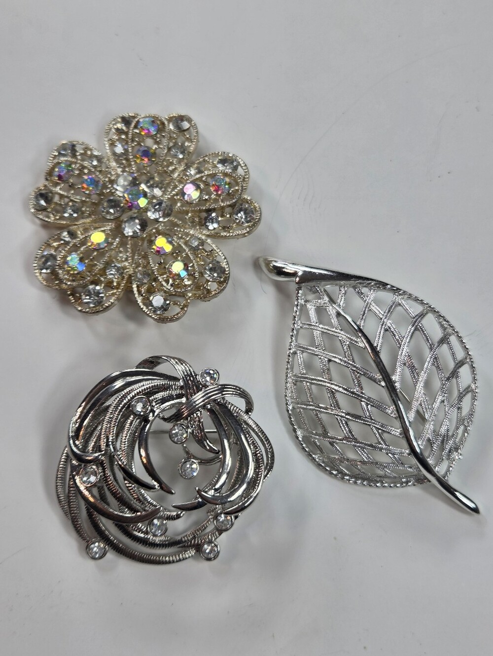 Silver tone and Iridescent Flower Leaf Brooch Set Elegant Jewelry 3pc sarah cov